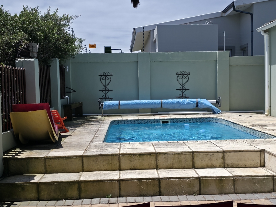 4 Bedroom Property for Sale in Aston Bay Eastern Cape